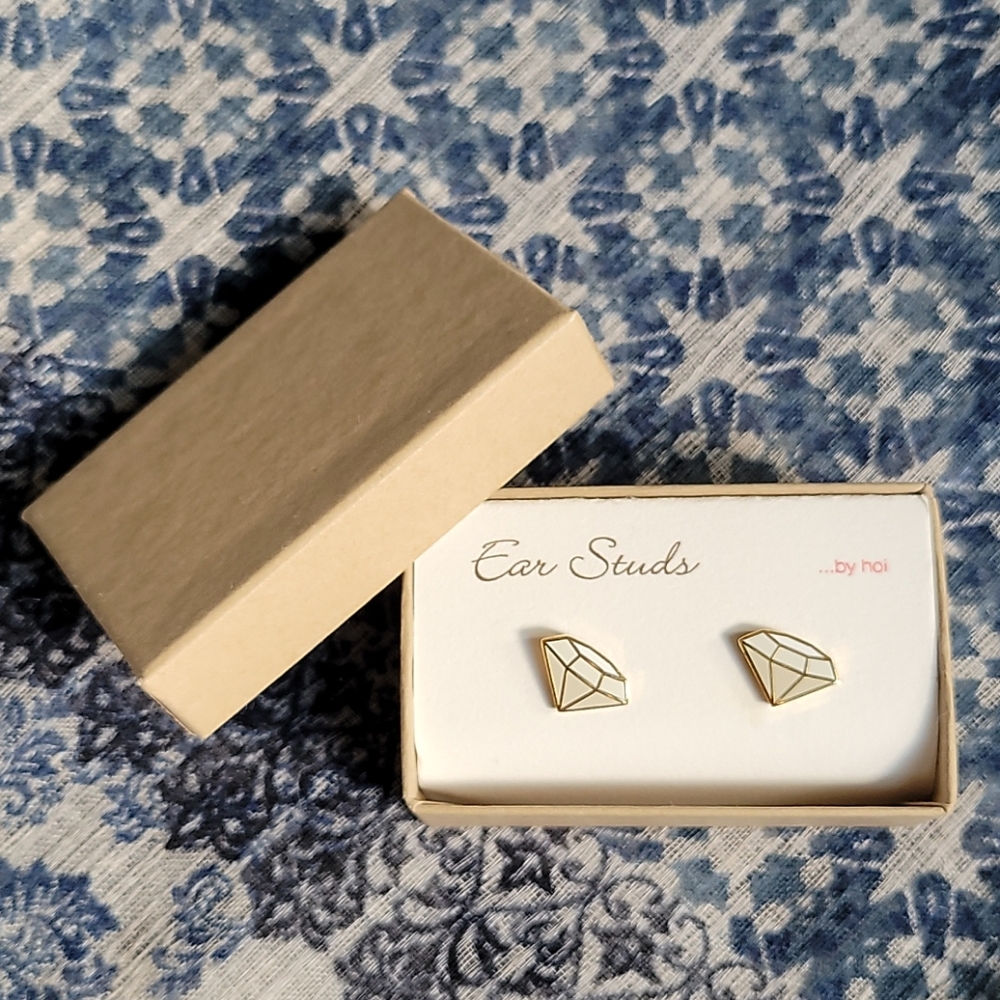 "diamond" ear studs